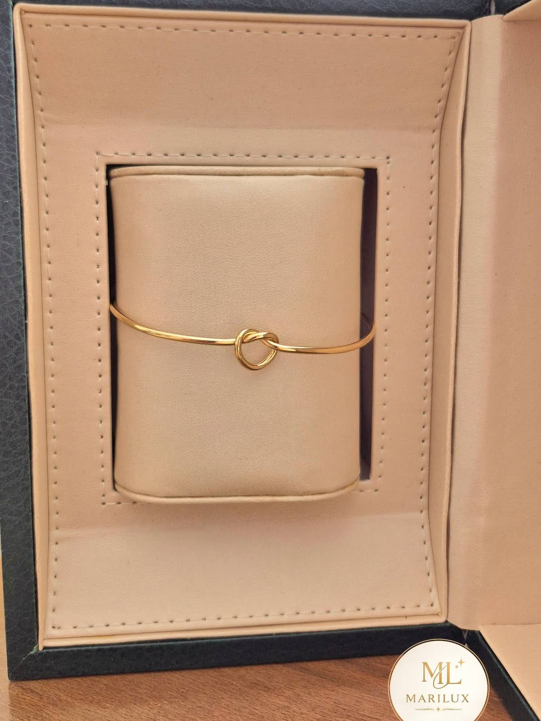 دستبند گره‌ای مینیمال