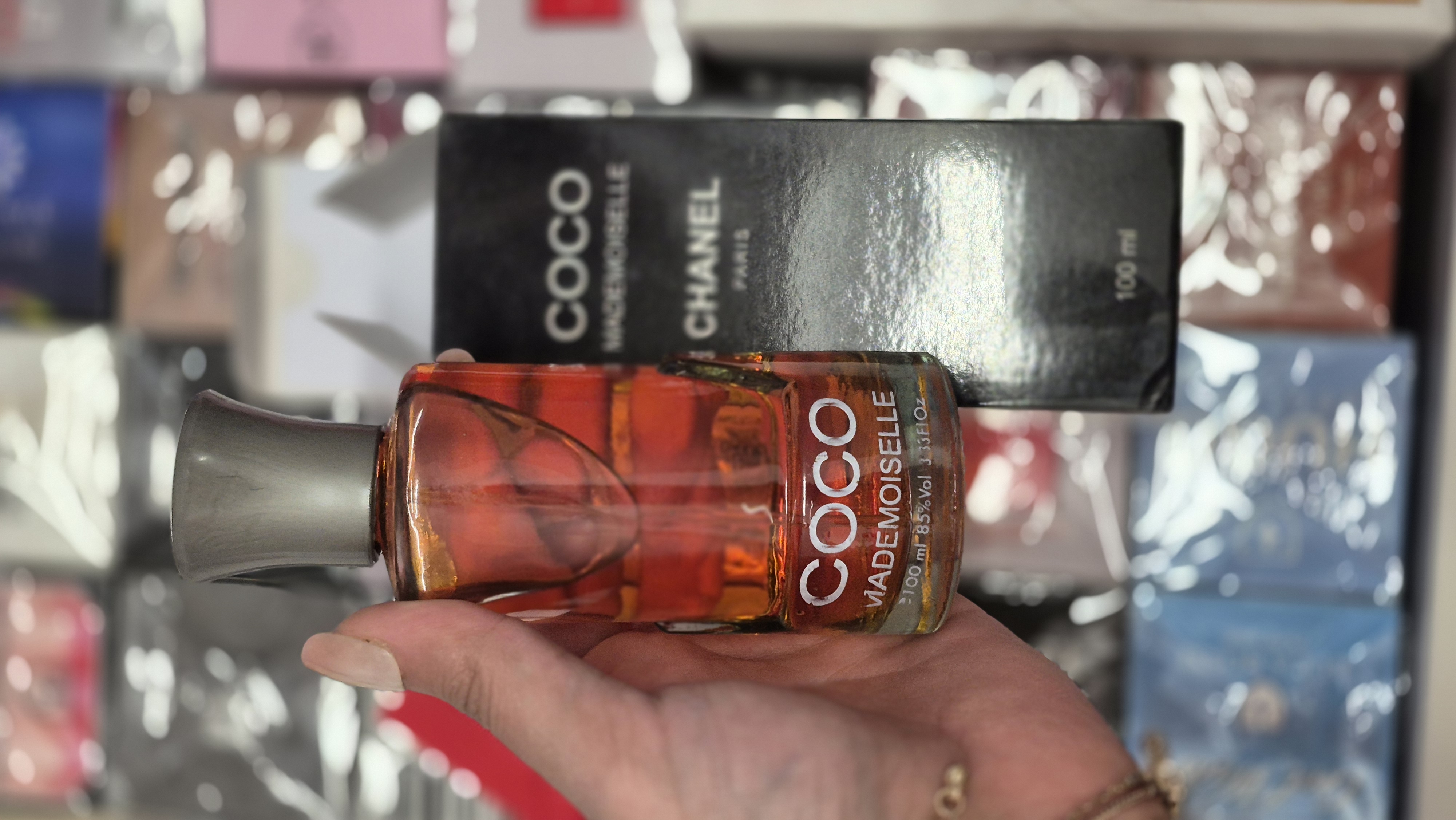 عطر Coco Mademoiselle (کوکو مادمازل)   (زنانه | نماد وقار و زنانگی)